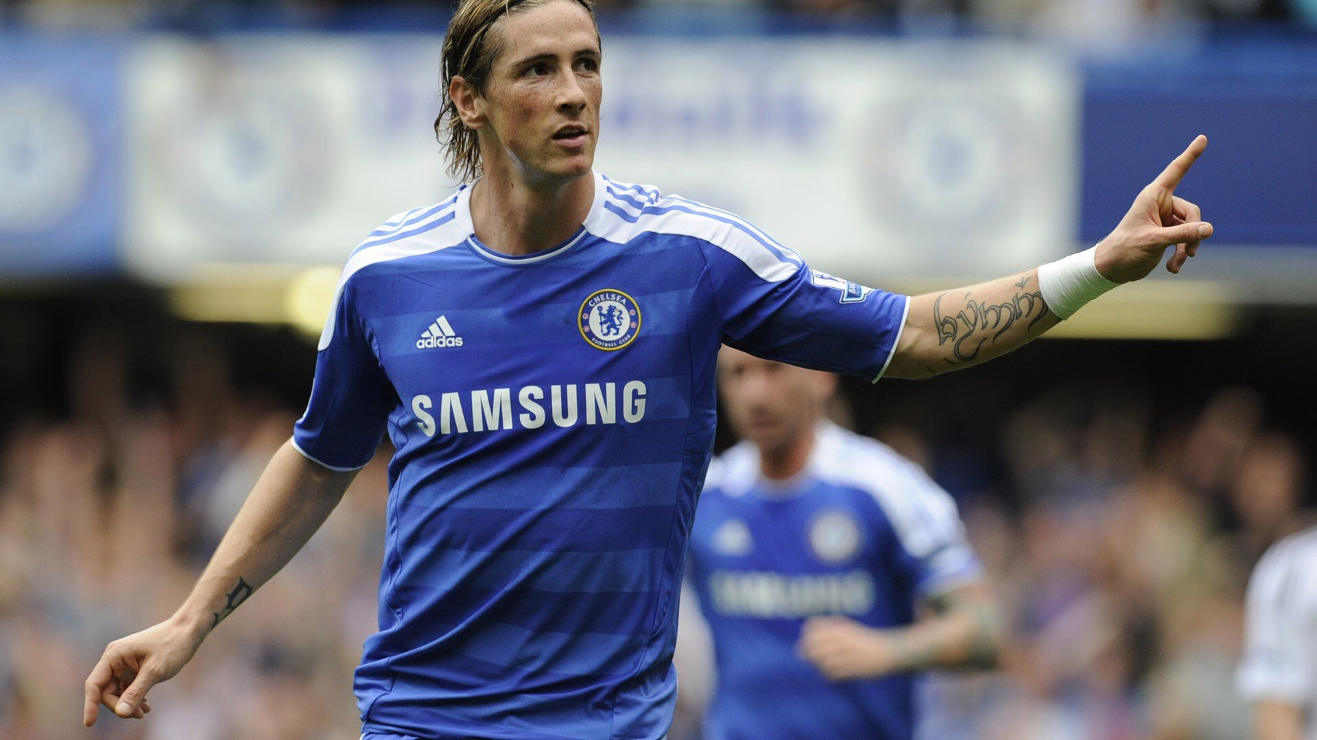 从伯尔尼到曼彻斯特，阿坎吉在哥伦比亚与马里焦点战中证明自己的多面价值